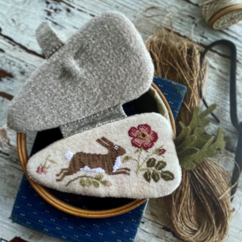 Velvet Parsnip Needlebook