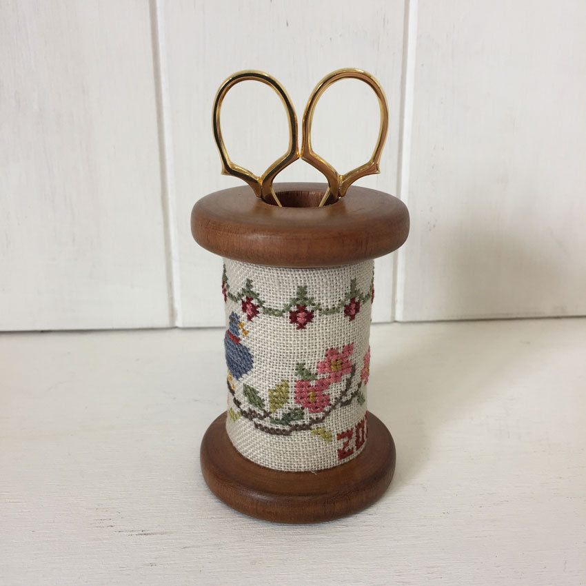 Heart and Home Scissor Spool